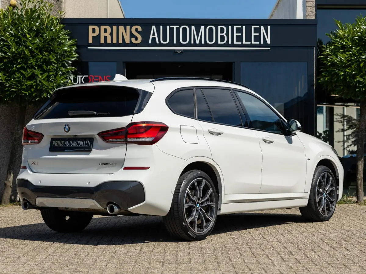 xDrive25i M-Sport|Pano|Trekhaak|Keyless|Dealerond