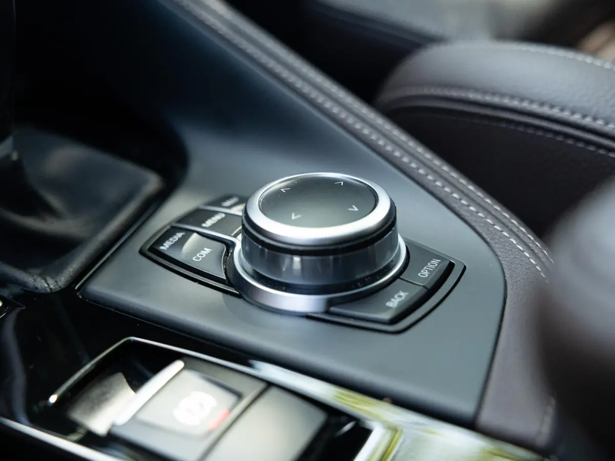 xDrive25i M-Sport|Pano|Trekhaak|Keyless|Dealerond