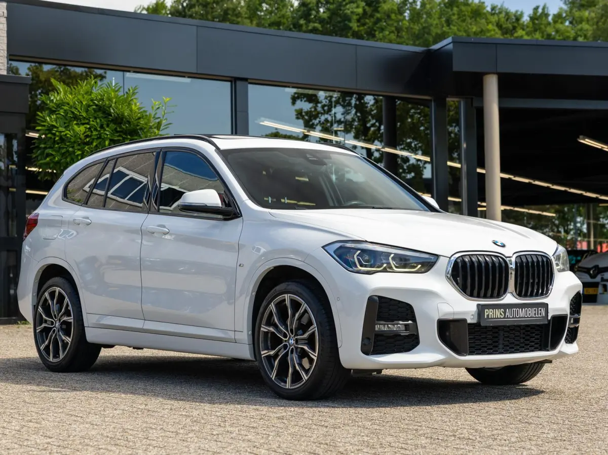 xDrive25i M-Sport|Pano|Trekhaak|Keyless|Dealerond