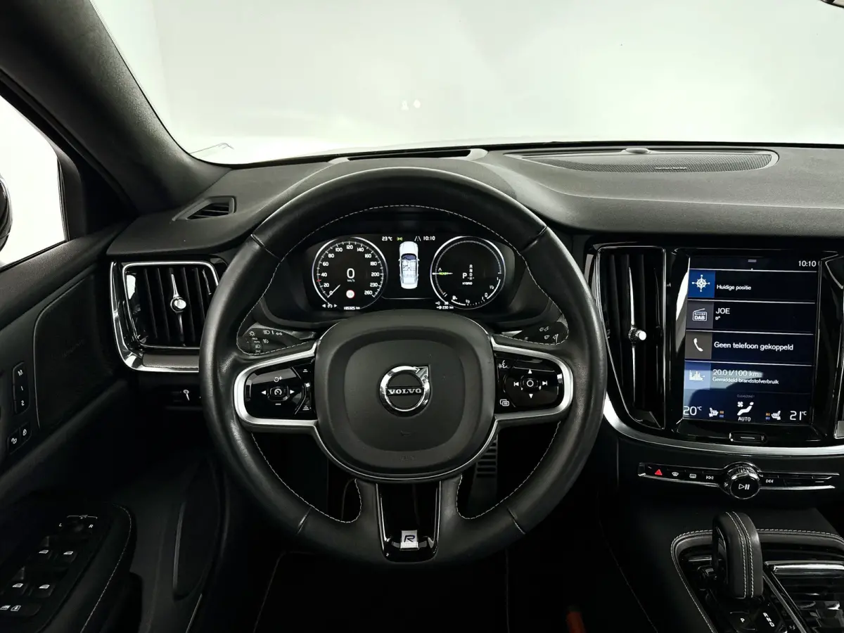 T6 AWD Twin Engine R-Design | Panoramadak | 360° camera | Harman Kardon | Head-up display | Stoel- en Stuurverwarming | Stoelventilatie | Trekhaak