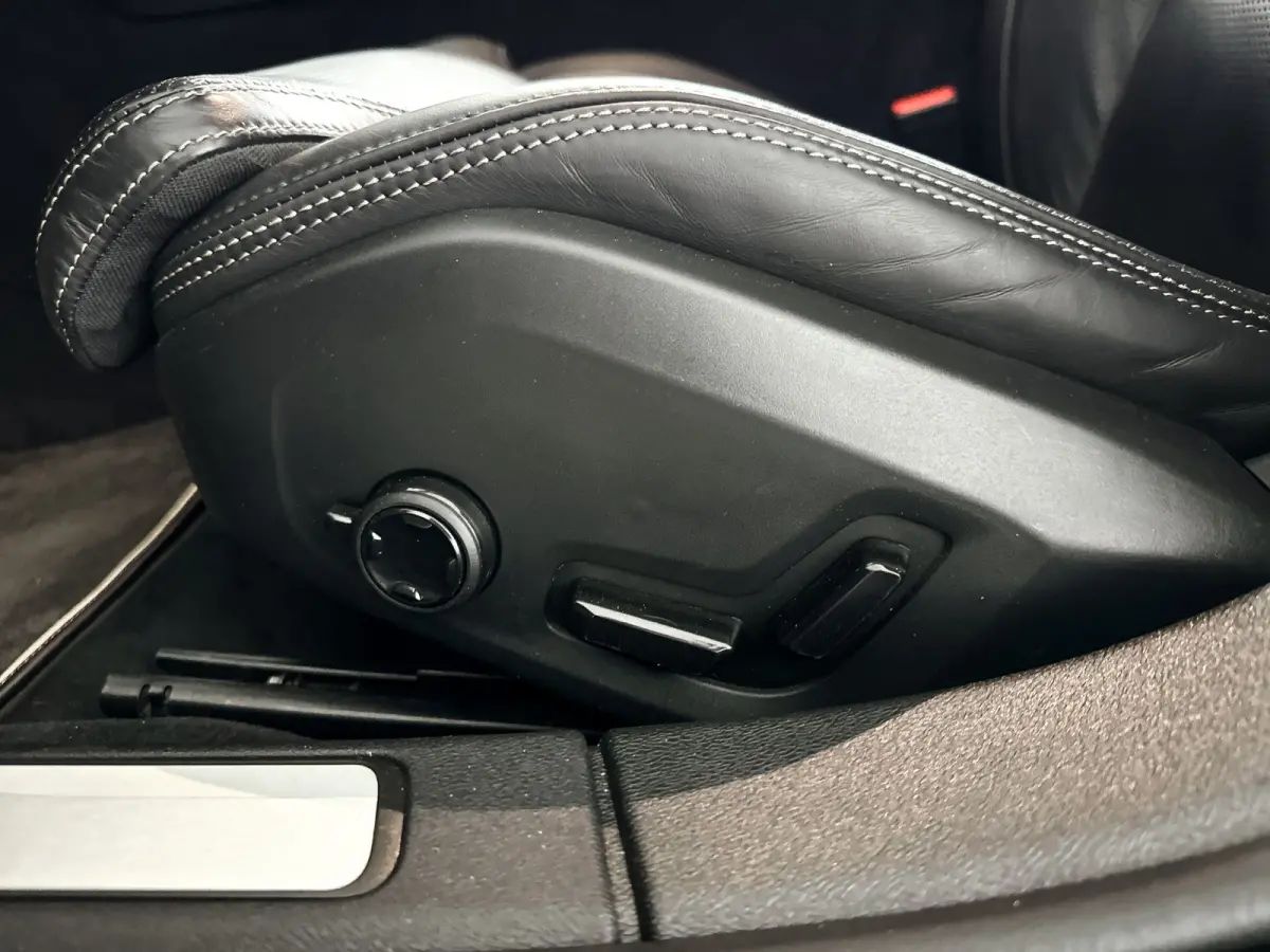 T6 AWD Twin Engine R-Design | Panoramadak | 360° camera | Harman Kardon | Head-up display | Stoel- en Stuurverwarming | Stoelventilatie | Trekhaak