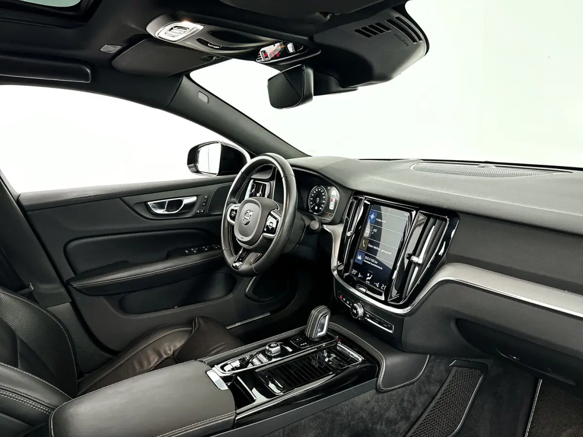 T6 AWD Twin Engine R-Design | Panoramadak | 360° camera | Harman Kardon | Head-up display | Stoel- en Stuurverwarming | Stoelventilatie | Trekhaak