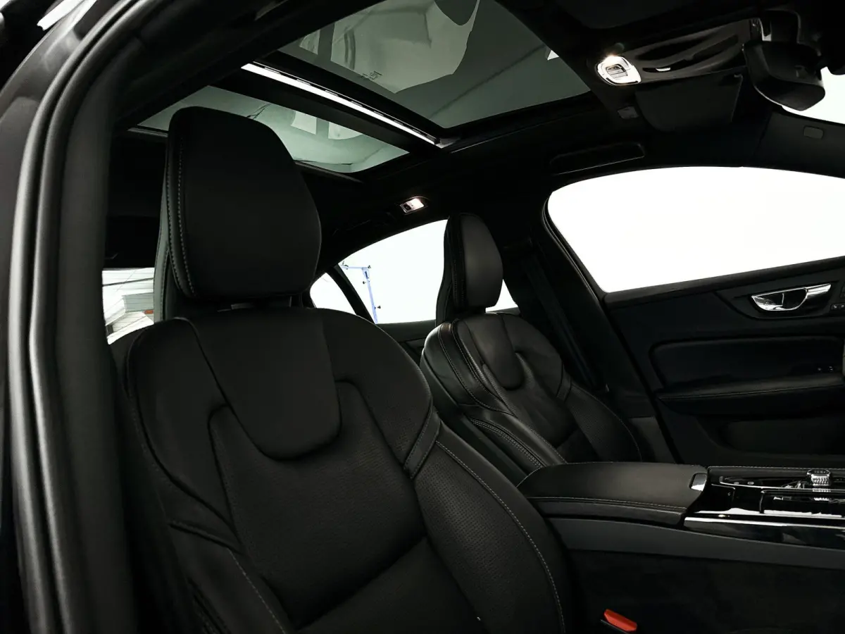 T6 AWD Twin Engine R-Design | Panoramadak | 360° camera | Harman Kardon | Head-up display | Stoel- en Stuurverwarming | Stoelventilatie | Trekhaak