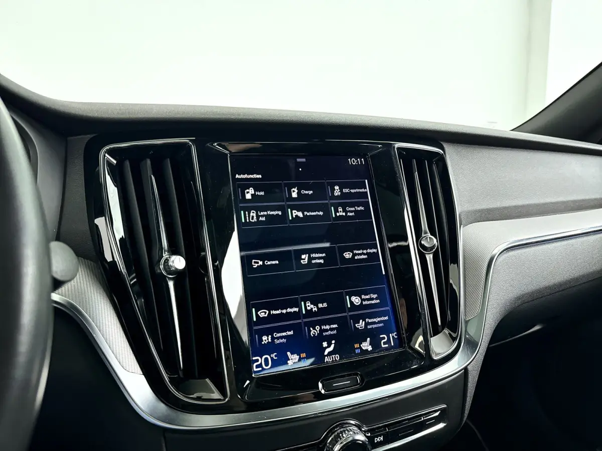 T6 AWD Twin Engine R-Design | Panoramadak | 360° camera | Harman Kardon | Head-up display | Stoel- en Stuurverwarming | Stoelventilatie | Trekhaak