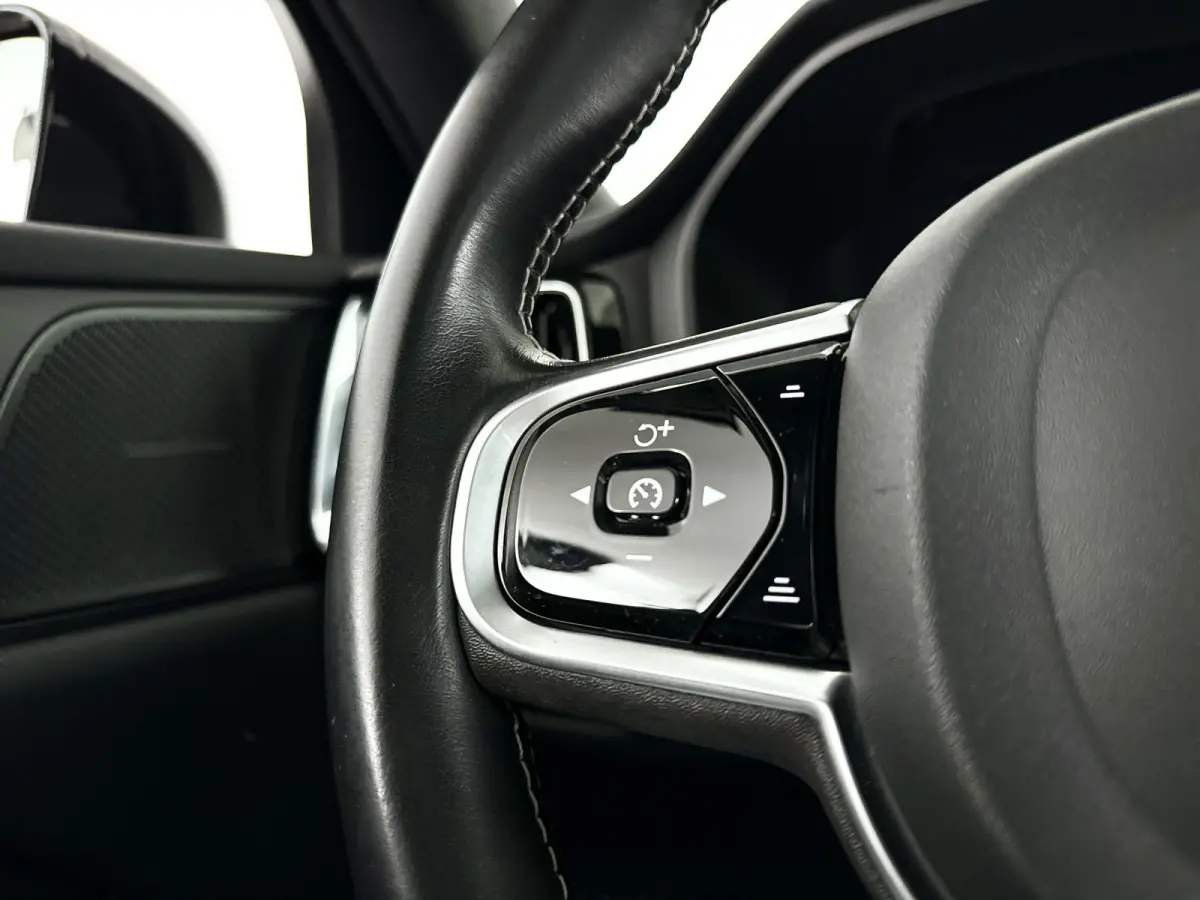 T6 AWD Twin Engine R-Design | Panoramadak | 360° camera | Harman Kardon | Head-up display | Stoel- en Stuurverwarming | Stoelventilatie | Trekhaak