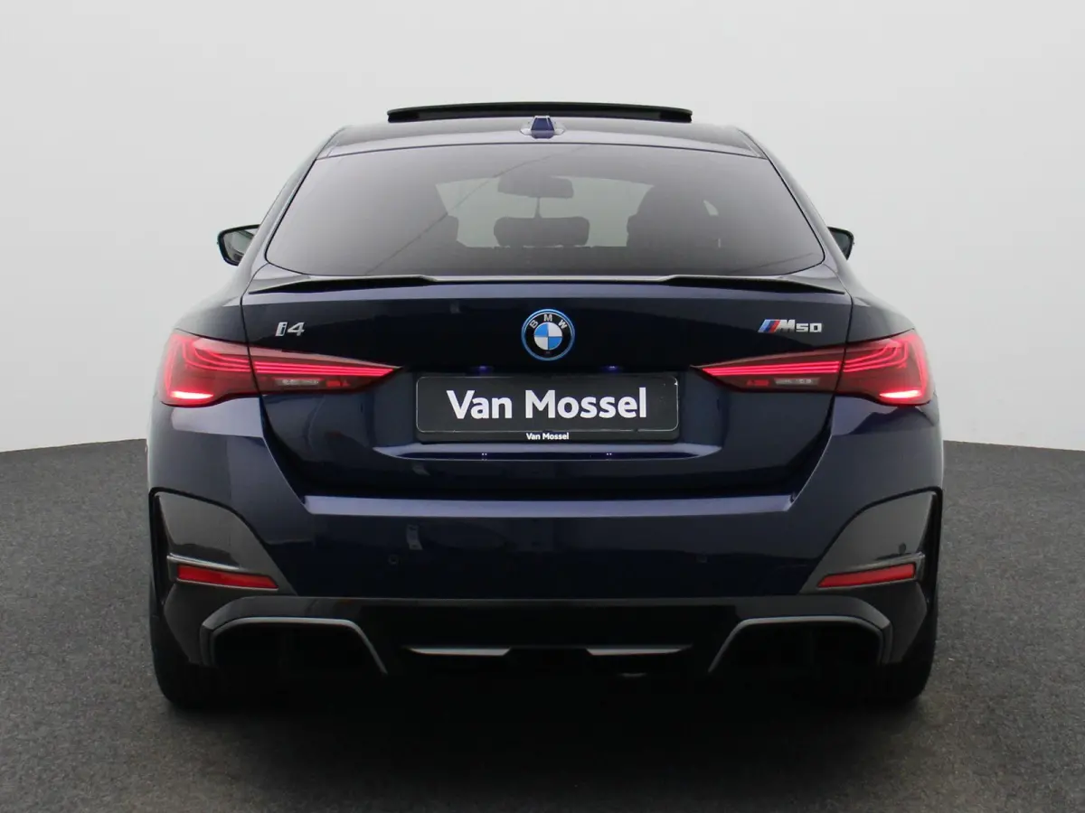 M50 | CARBON IN&EXTRIEUR | KEYLESS | 360 CAMERA | HARMAN EN KARDON | DRIVING ASSISTENT PRO | PANORAMKADAK | MEMORY STOELEN | HUD | SFEER VERLICHTING | TREKHAAK | STOEL EN STUUR VERVWARMING |