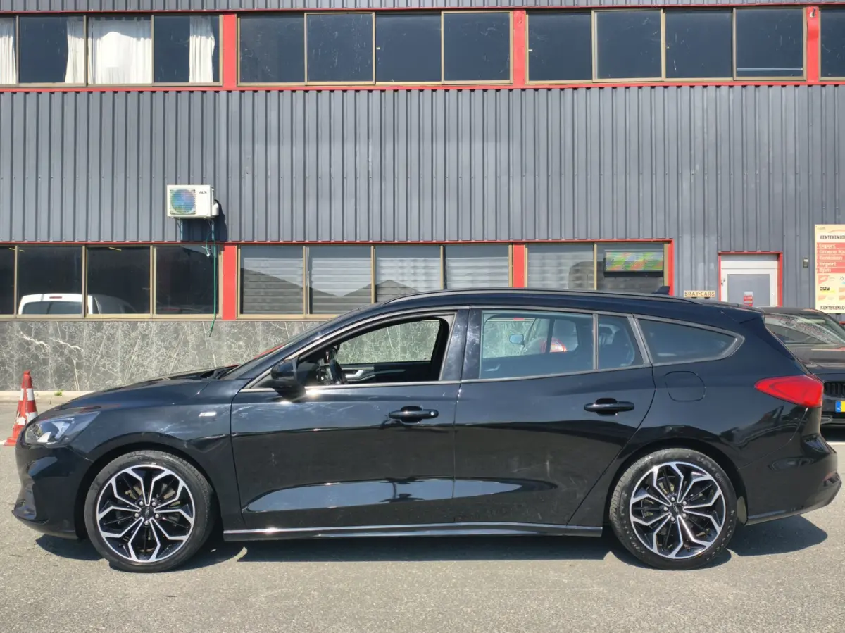 1.0 EcoBoost ST-LINE-NAVI-APPLE CARPLAY