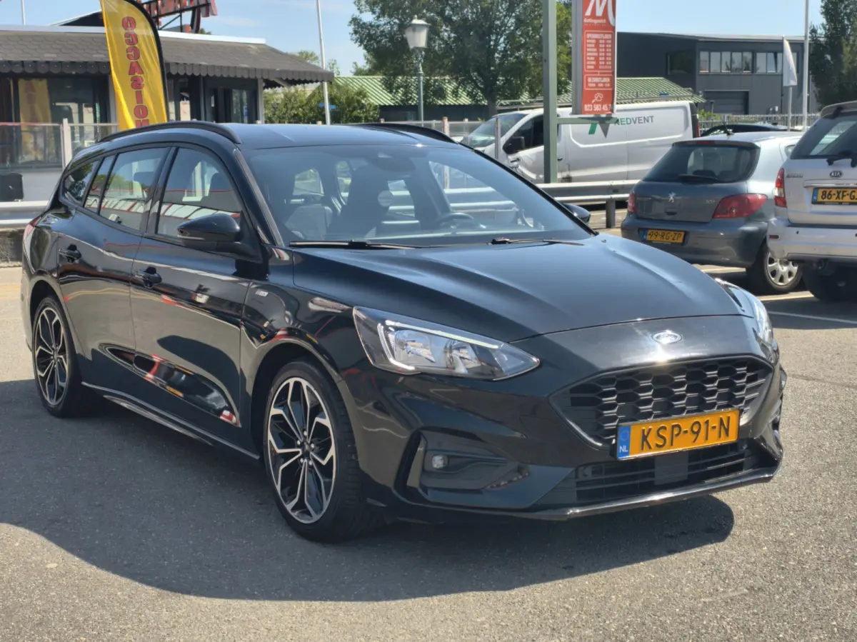 1.0 EcoBoost ST-LINE-NAVI-APPLE CARPLAY