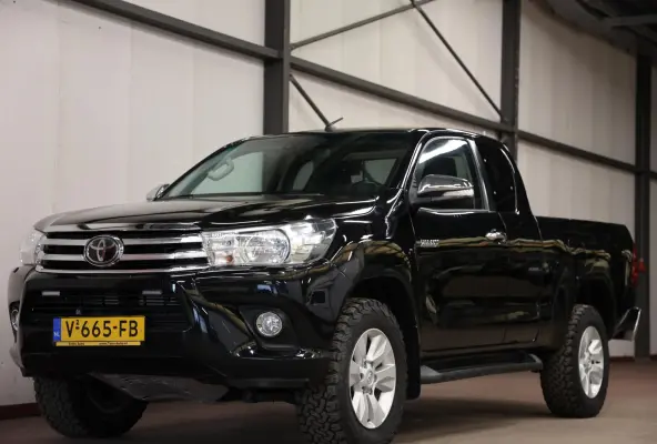 2.4 D-4D-F Xtra Cab 4X4 MET 3500KG TREKVERMOGEN