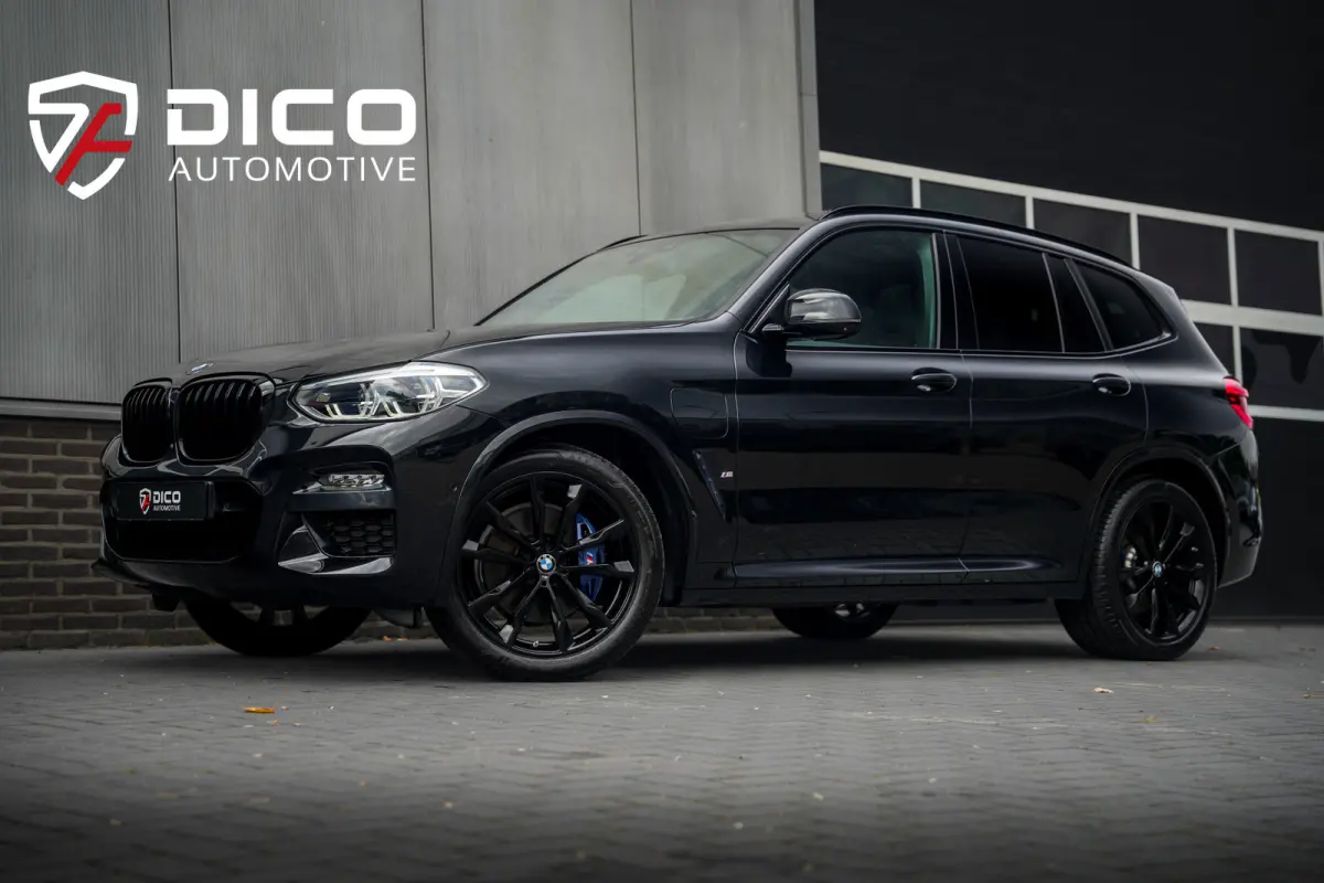 xDrive30e 292 pk High Executive M-Sportpakket / Pano-Dak/ Harman-Kardon/ Head-Up/ SuperSport-Stoel/ Keyless/ Camera/ Leder/ Stoel.Verw/ Memory/ Driving Assistant/ 20'' LMV