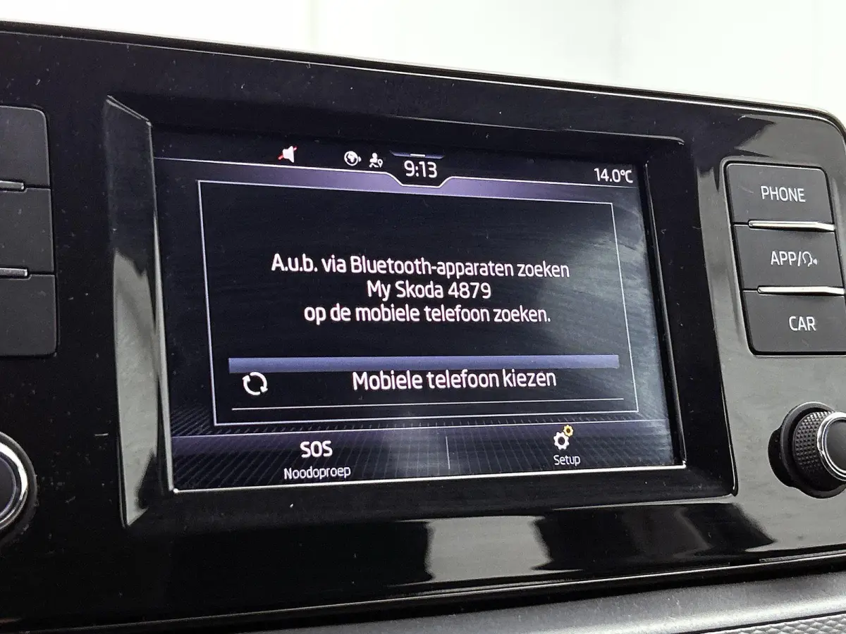 1.0 TSI Active 95 PK | CRUISE CONTROL | AIRCO | APPLE CARPLAY | LED | RIJSTROOKSENSOR MET CORRECTIE