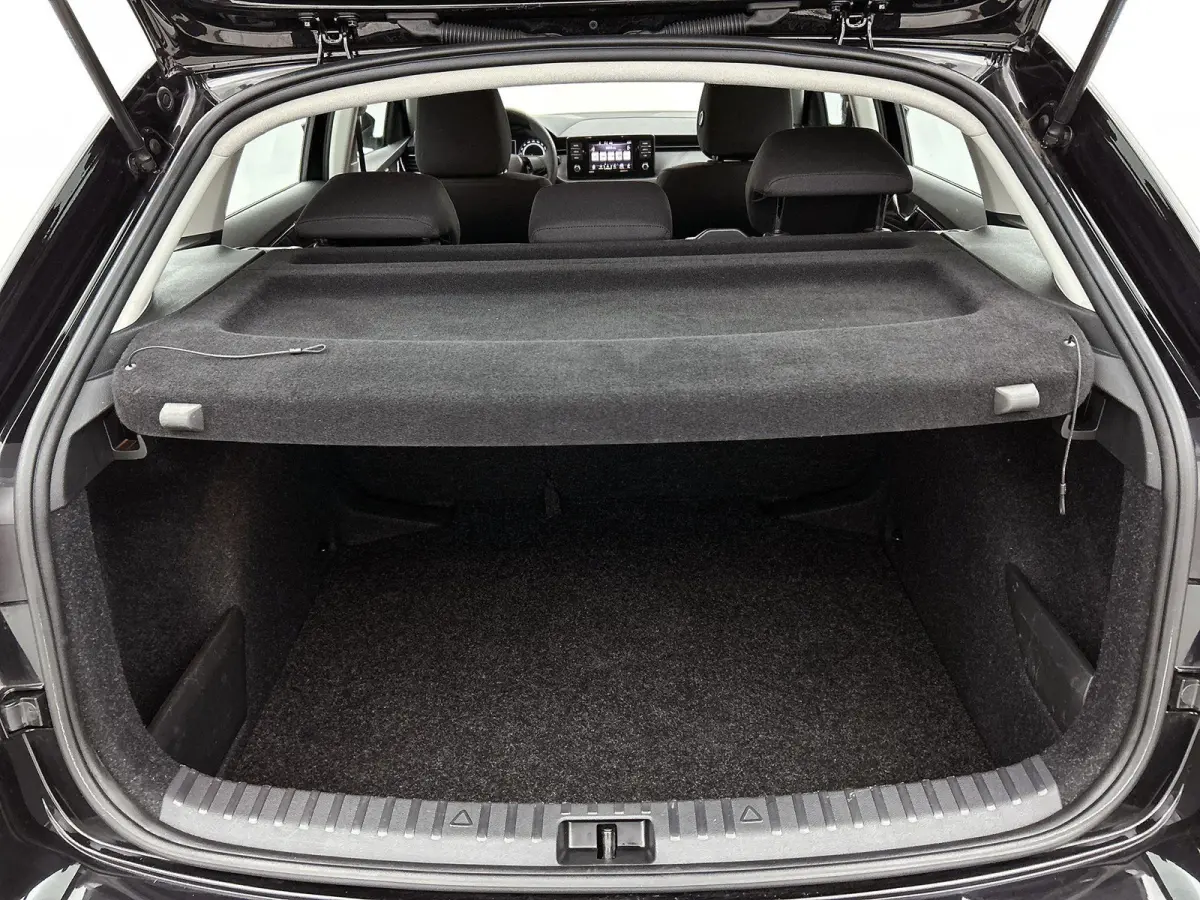 1.0 TSI Active 95 PK | CRUISE CONTROL | AIRCO | APPLE CARPLAY | LED | RIJSTROOKSENSOR MET CORRECTIE