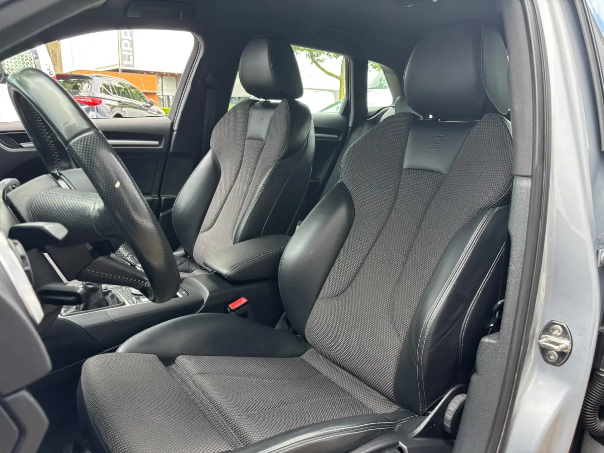 1.5 TFSI CoD Sport S Line Edition | Trekhaak | Sfeerverlichting | Parkeersensoren | Bluetooth