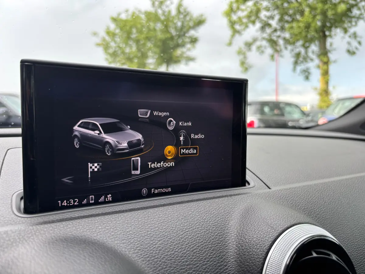 1.5 TFSI CoD Sport S Line Edition | Trekhaak | Sfeerverlichting | Parkeersensoren | Bluetooth