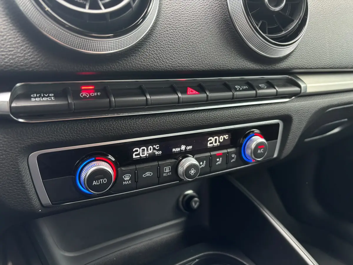 1.5 TFSI CoD Sport S Line Edition | Trekhaak | Sfeerverlichting | Parkeersensoren | Bluetooth