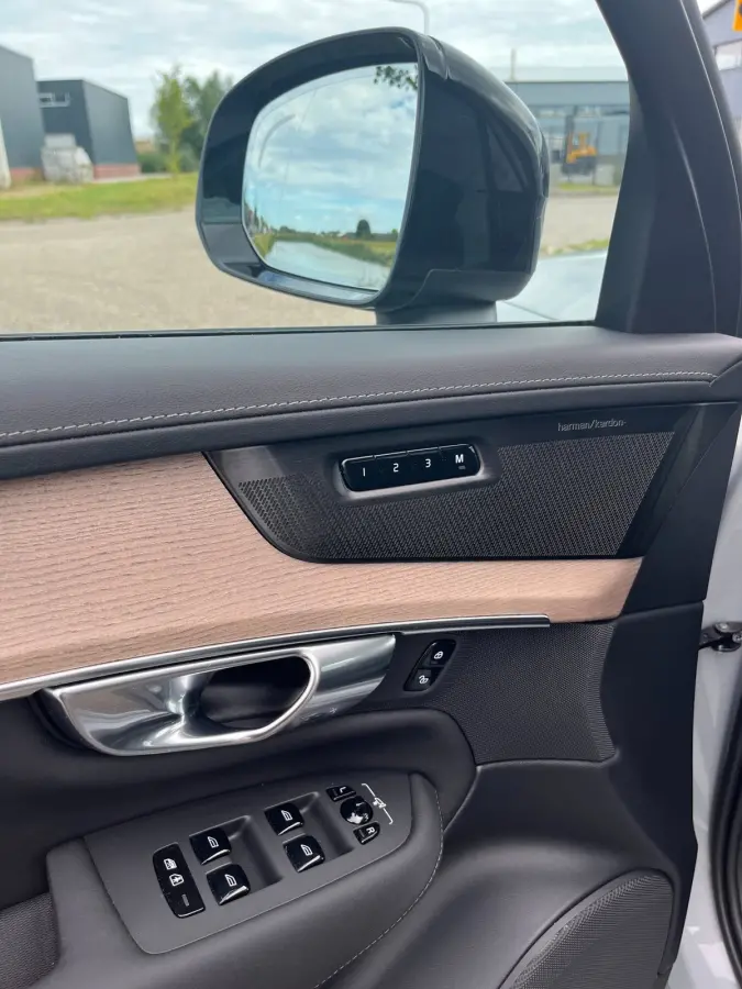 2.0 T8 Plug-in hybrid AWD Plus Bright |7 -zitter | Fabrieks garantie | Vapour Grey