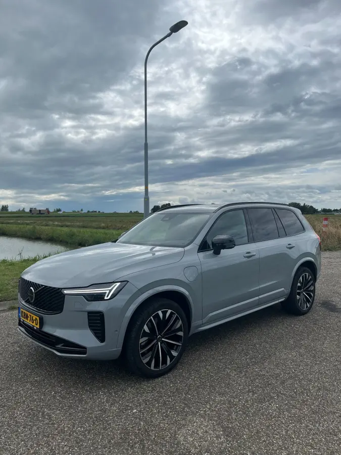 2.0 T8 Plug-in hybrid AWD Plus Bright |7 -zitter | Fabrieks garantie | Vapour Grey
