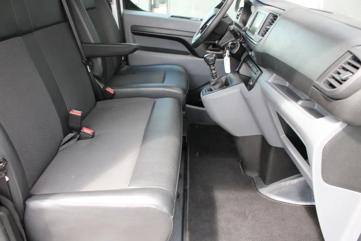 2.0 BlueHDI 120 M Driver | Navigatie | Camera | 3-Zits | Climate control | Lichtmetaal | Trekhaak | 85.000km |
