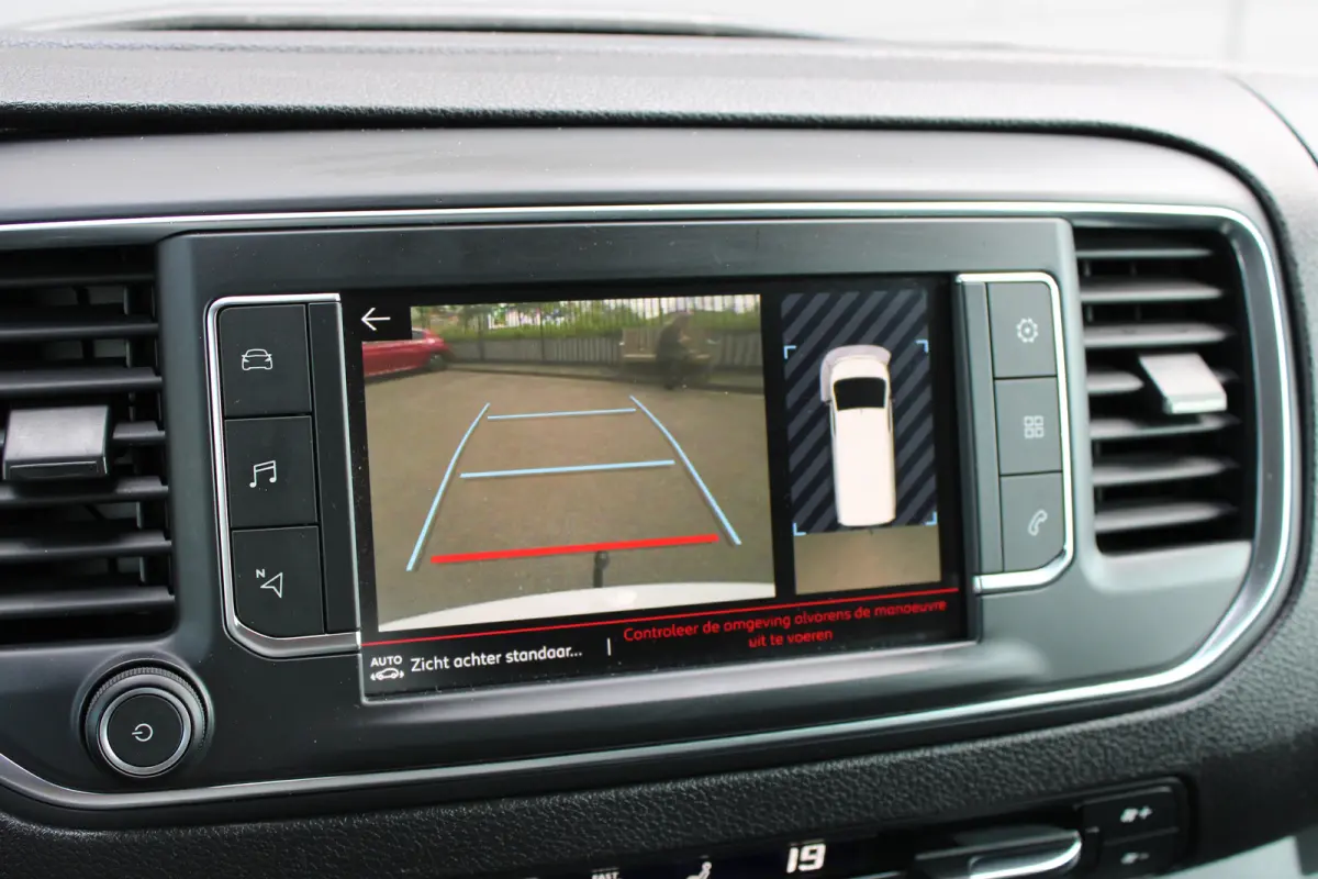2.0 BlueHDI 120 M Driver | Navigatie | Camera | 3-Zits | Climate control | Lichtmetaal | Trekhaak | 85.000km |
