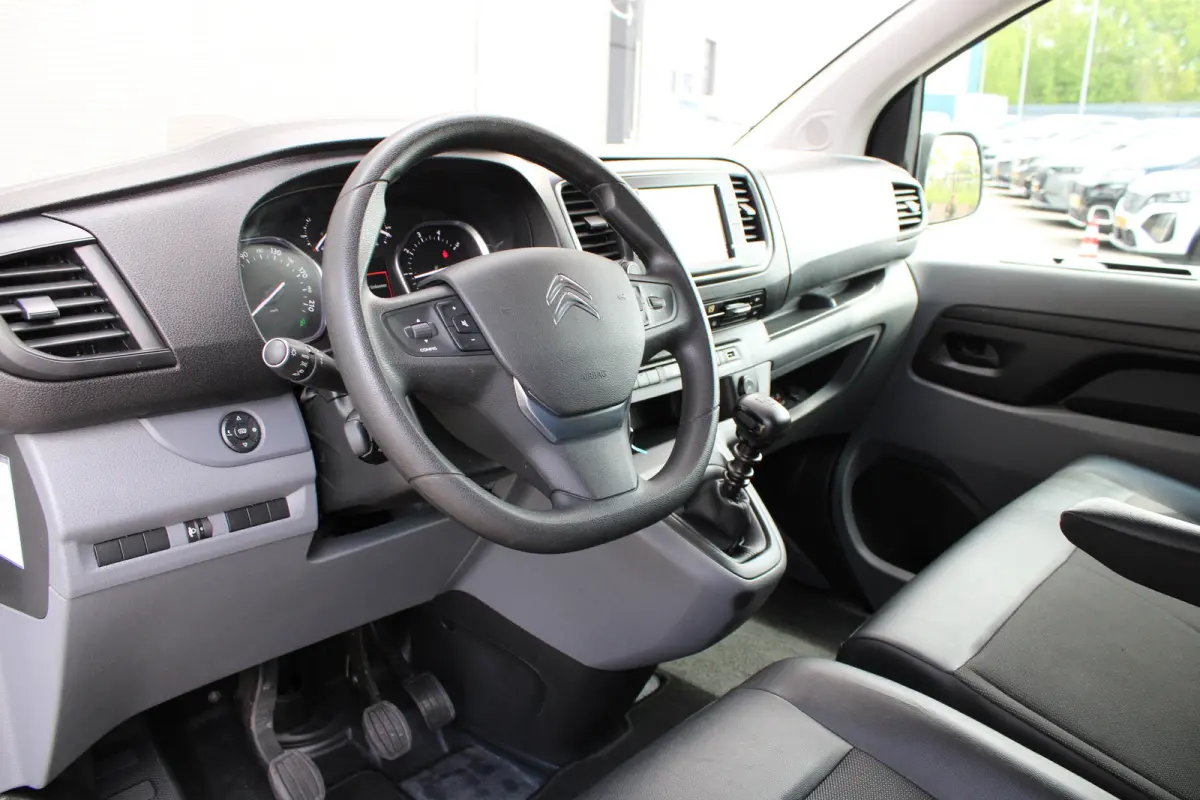 2.0 BlueHDI 120 M Driver | Navigatie | Camera | 3-Zits | Climate control | Lichtmetaal | Trekhaak | 85.000km |