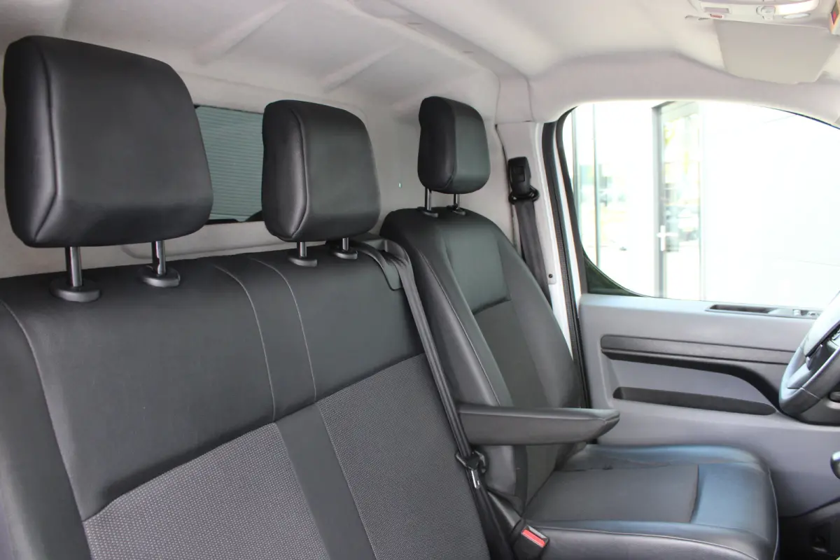 2.0 BlueHDI 120 M Driver | Navigatie | Camera | 3-Zits | Climate control | Lichtmetaal | Trekhaak | 85.000km |