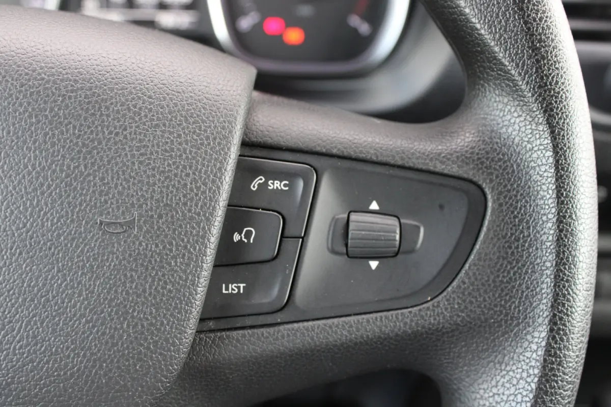 2.0 BlueHDI 120 M Driver | Navigatie | Camera | 3-Zits | Climate control | Lichtmetaal | Trekhaak | 85.000km |