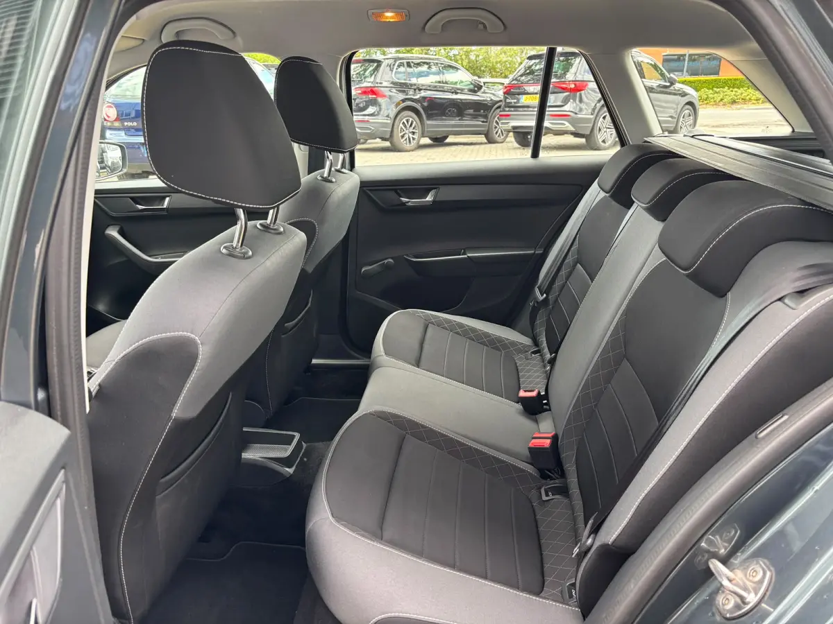 1.0 TSI Ambition | Stoelverwarming | Bluetooth | Cruise | Airco