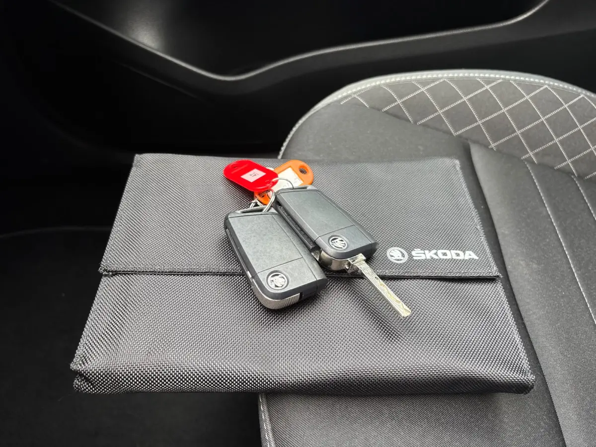 1.0 TSI Ambition | Stoelverwarming | Bluetooth | Cruise | Airco