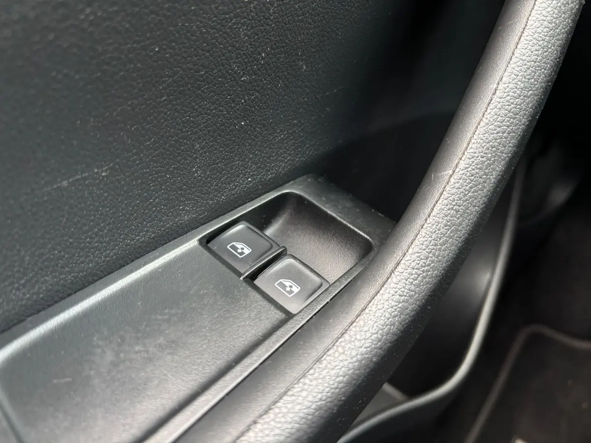 1.0 TSI Ambition | Stoelverwarming | Bluetooth | Cruise | Airco