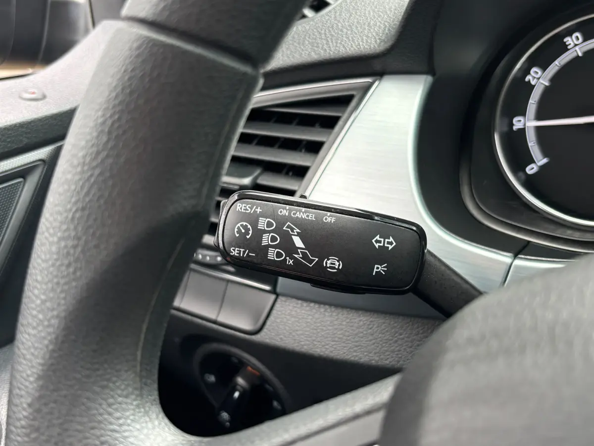 1.0 TSI Ambition | Stoelverwarming | Bluetooth | Cruise | Airco