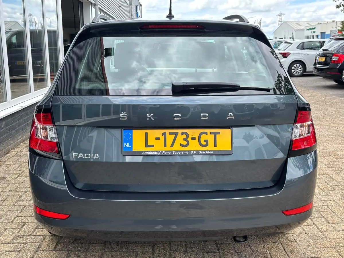 1.0 TSI Ambition | Stoelverwarming | Bluetooth | Cruise | Airco