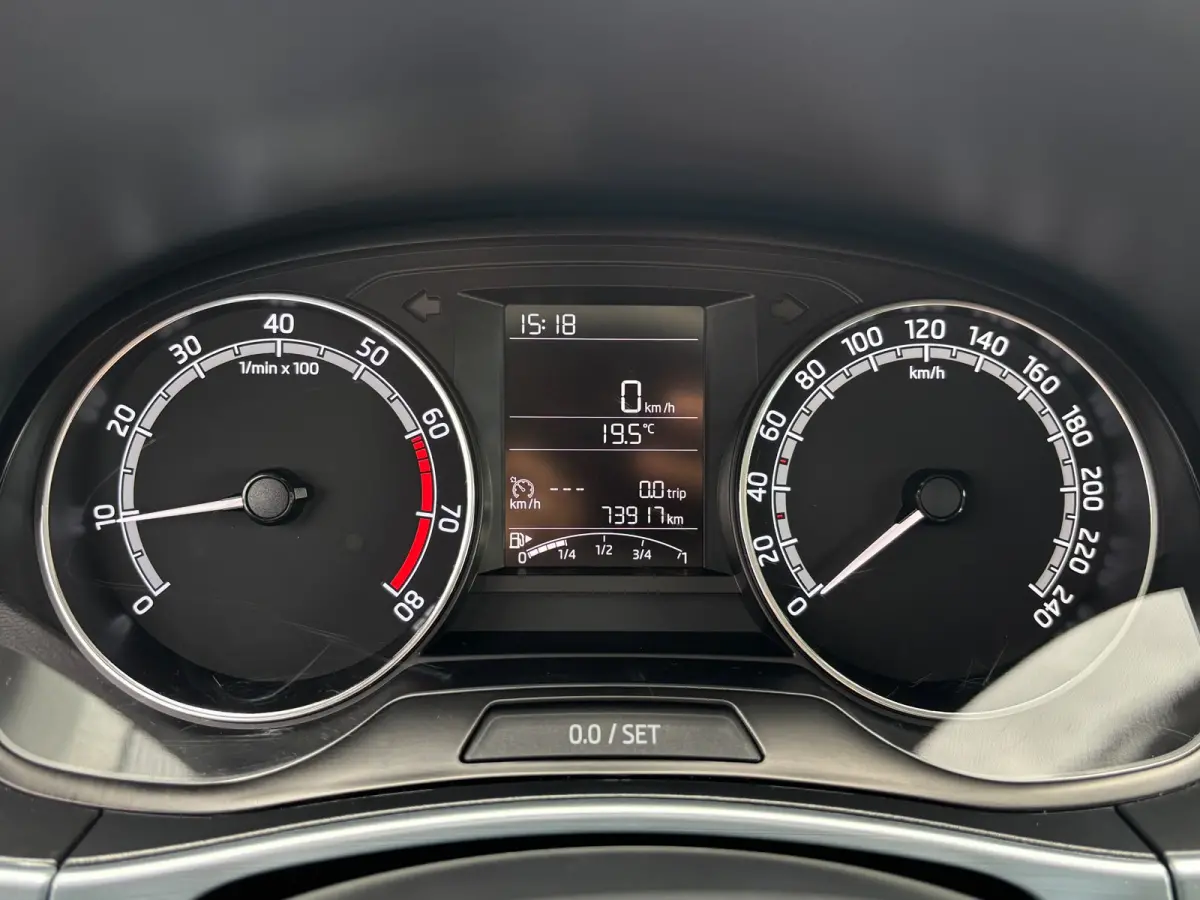 1.0 TSI Ambition | Stoelverwarming | Bluetooth | Cruise | Airco