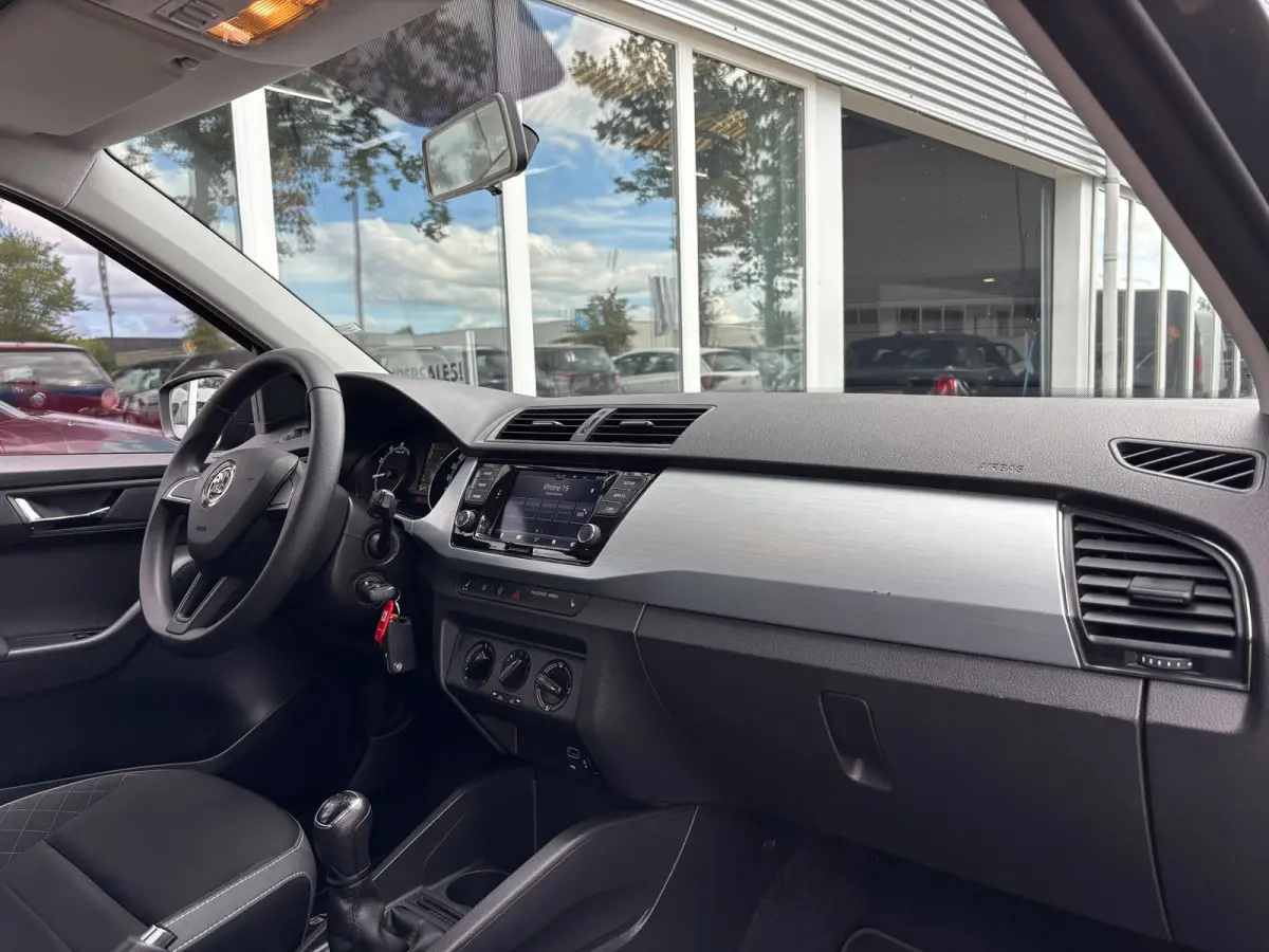 1.0 TSI Ambition | Stoelverwarming | Bluetooth | Cruise | Airco