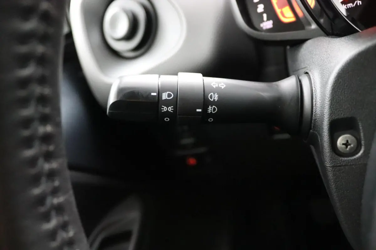 1.0 e-VTi Active | 5 Deurs | Airco |