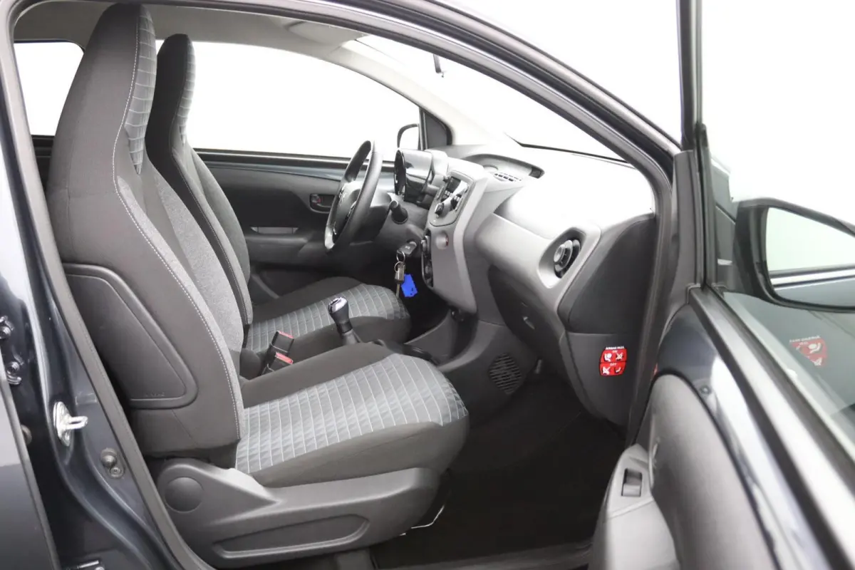 1.0 e-VTi Active | 5 Deurs | Airco |