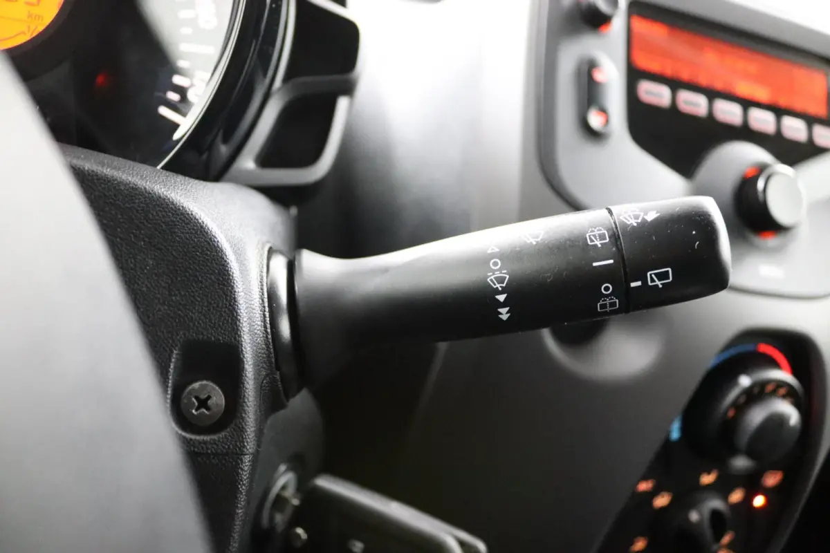 1.0 e-VTi Active | 5 Deurs | Airco |