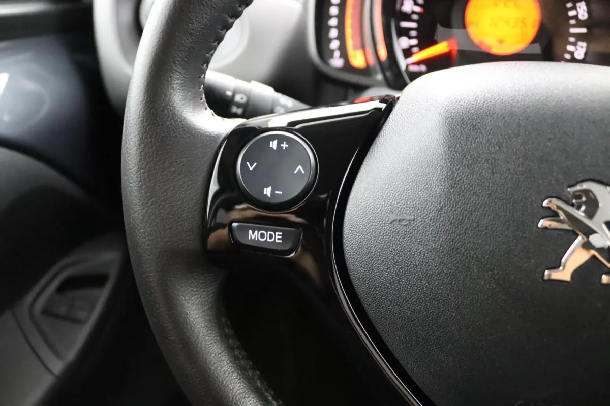 1.0 e-VTi Active | 5 Deurs | Airco |