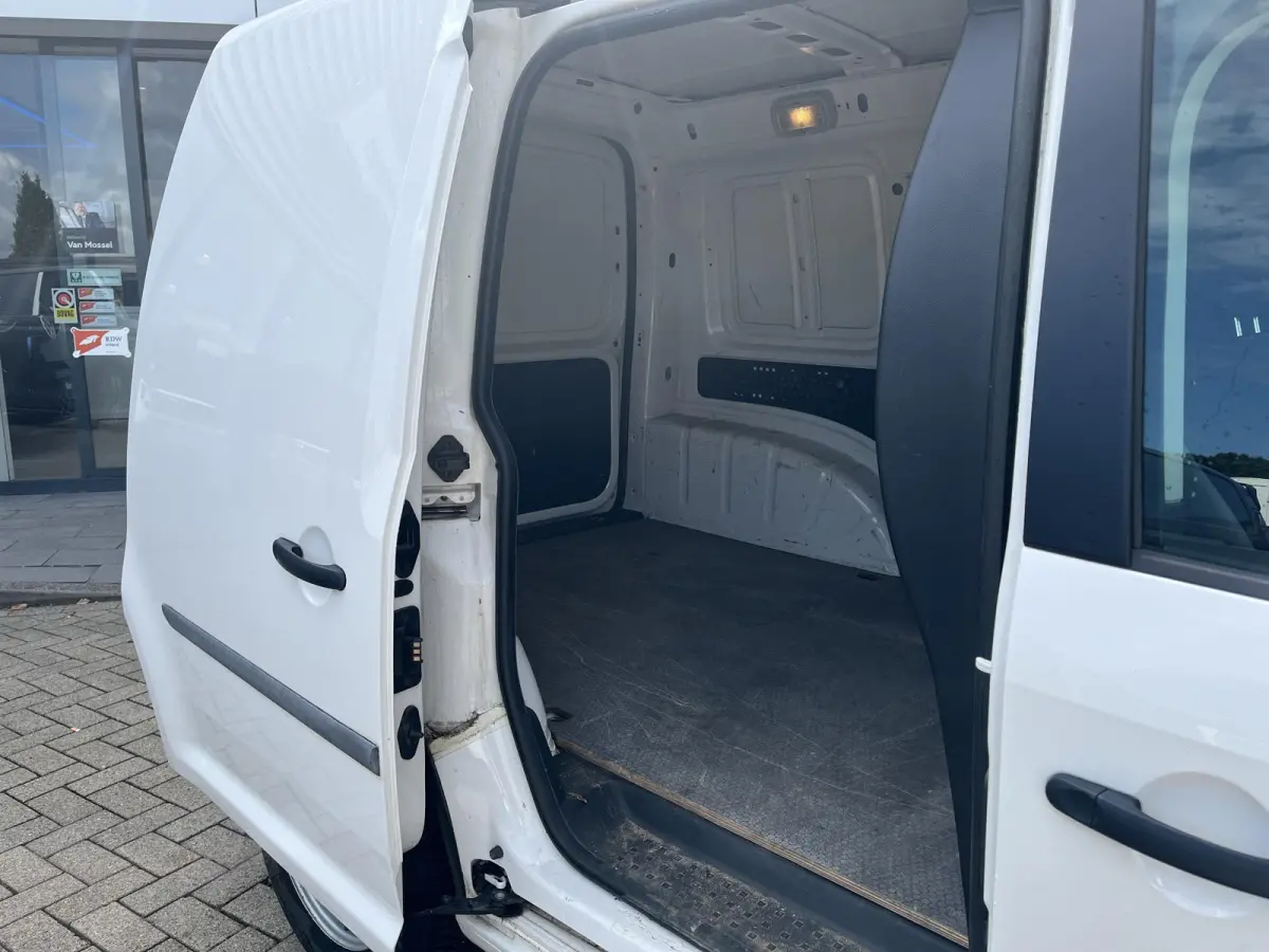 2.0 TDI 75PK | Airco | Bluetooth | Radio | Elektrische Ramen |