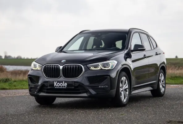 xDrive25e Executive CAMERA / CARPLAY / HEAD UP DISPLAY / LEDER / LED / CRUISE CONTROLE / STOELVERWARMING