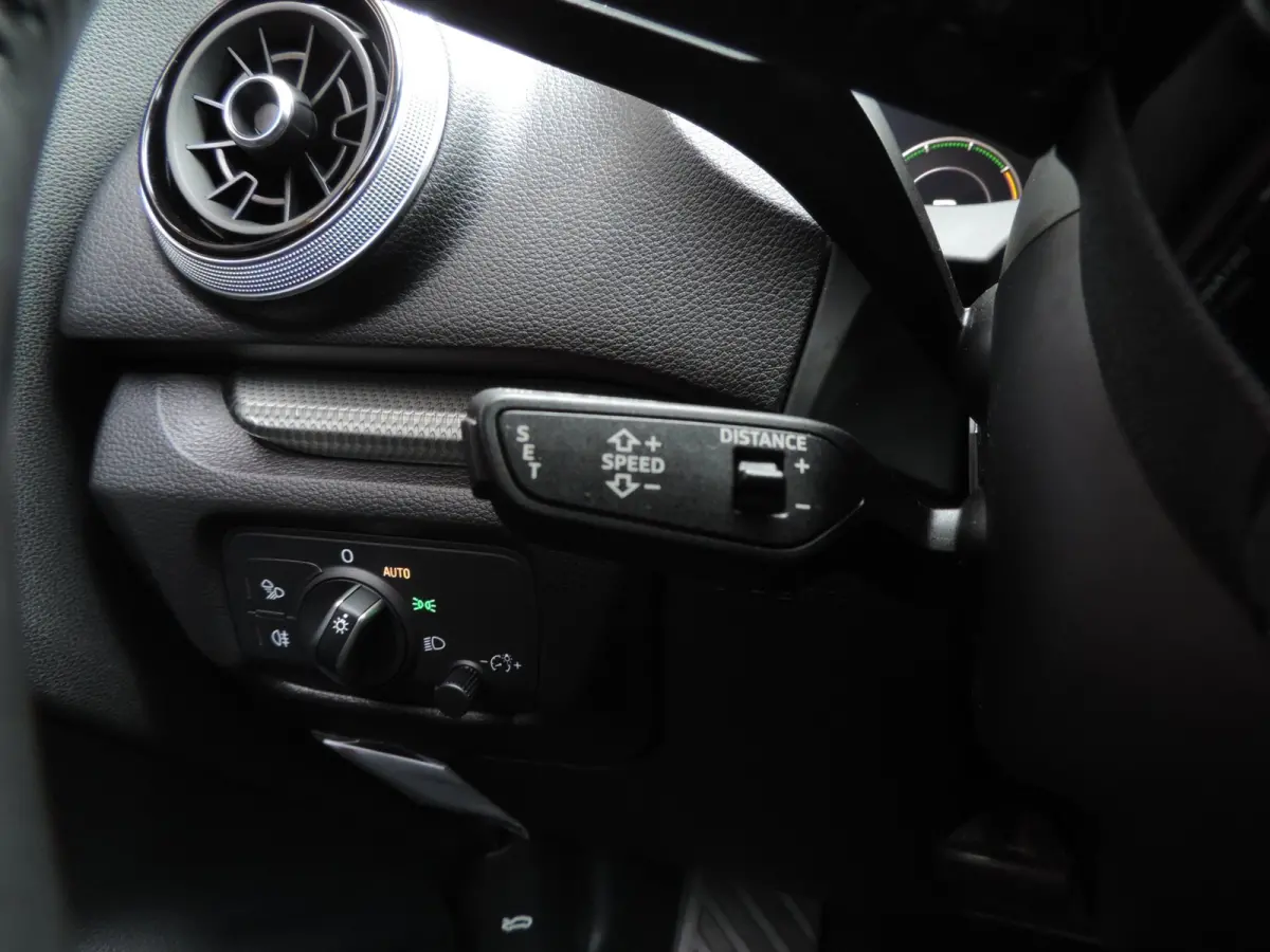 40 e-tron Advance Sport 75.000km | SOH 85% | Wegkl.th | Virt.dash | Stoelverw | 18'' | ACC | ECC | PDC v+a