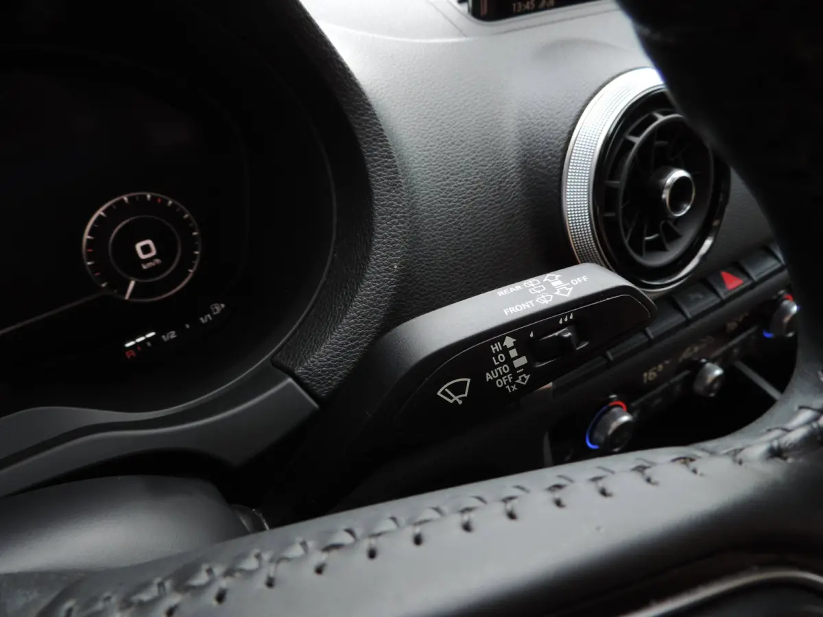 40 e-tron Advance Sport 75.000km | SOH 85% | Wegkl.th | Virt.dash | Stoelverw | 18'' | ACC | ECC | PDC v+a