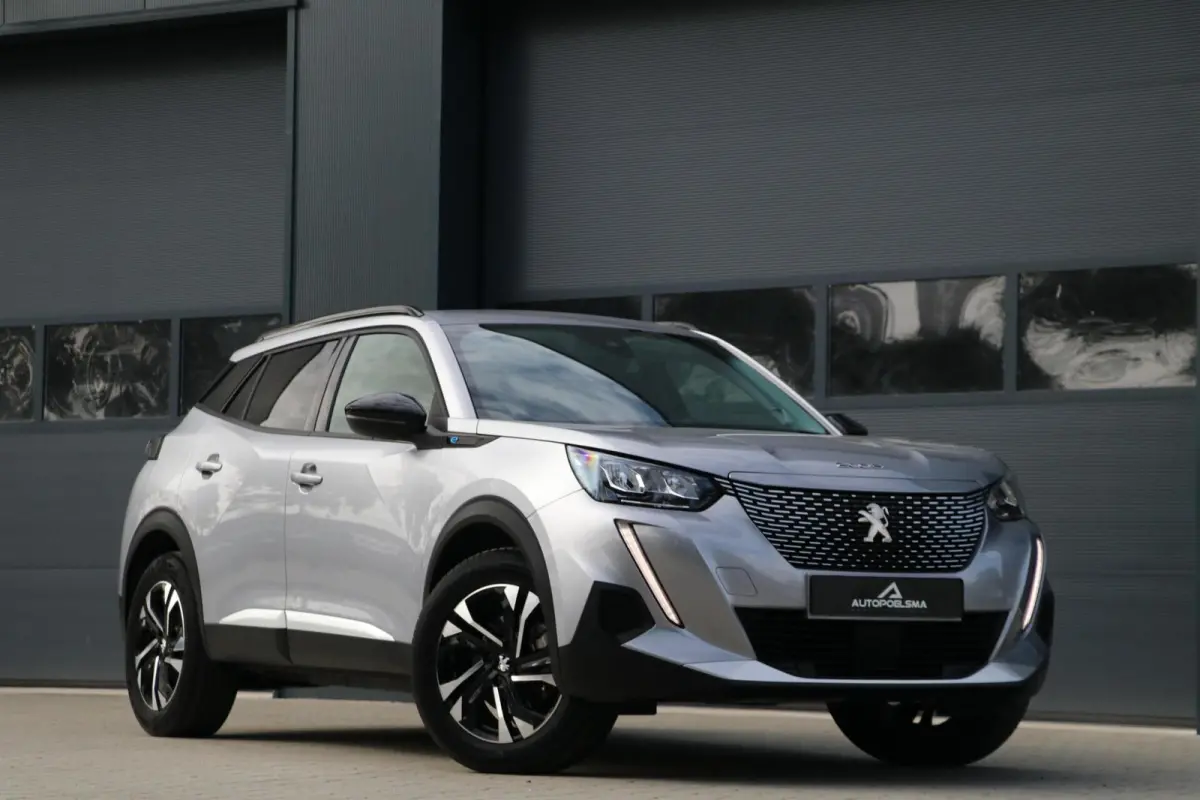 EV Allure Pack 50 kWh Lane Assist PDC Camera Cruise Control Navi Apple CarPlay Android Auto Keyless Start LMV 62000KM BJ2022