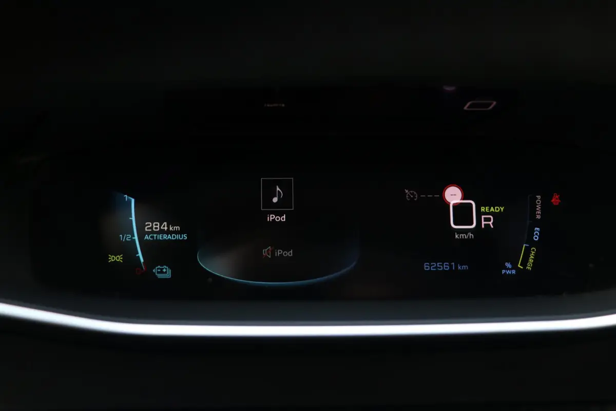 EV Allure Pack 50 kWh Lane Assist PDC Camera Cruise Control Navi Apple CarPlay Android Auto Keyless Start LMV 62000KM BJ2022