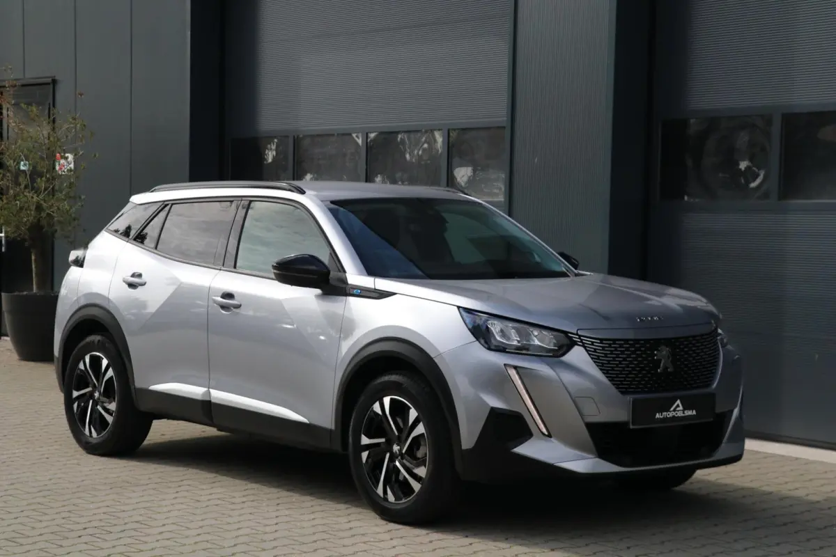 EV Allure Pack 50 kWh Lane Assist PDC Camera Cruise Control Navi Apple CarPlay Android Auto Keyless Start LMV 62000KM BJ2022