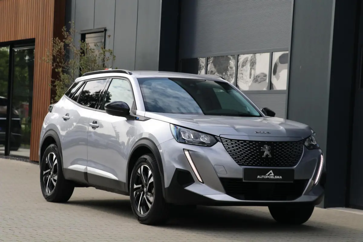 EV Allure Pack 50 kWh Lane Assist PDC Camera Cruise Control Navi Apple CarPlay Android Auto Keyless Start LMV 62000KM BJ2022