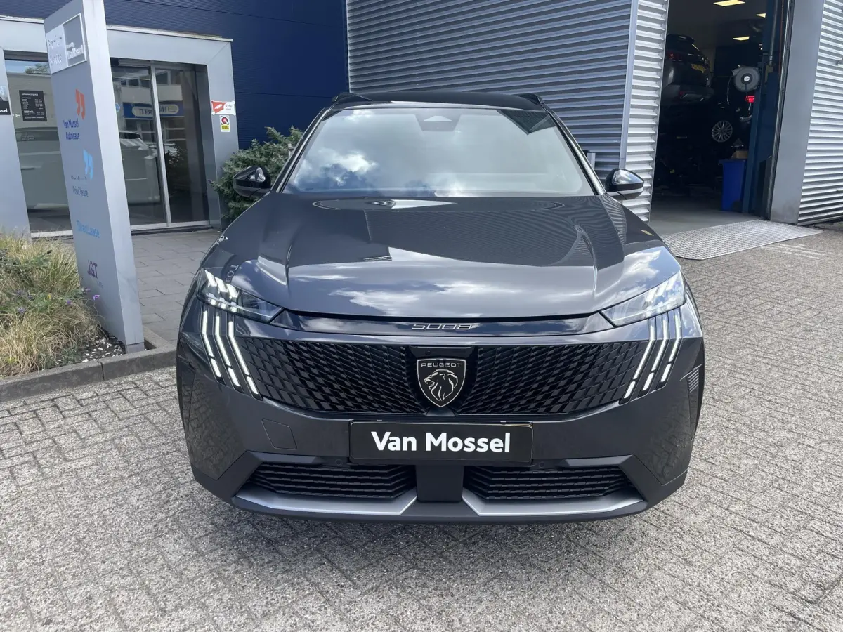 1.2 Hybrid 145 GT 7p FULL OPTIONS!