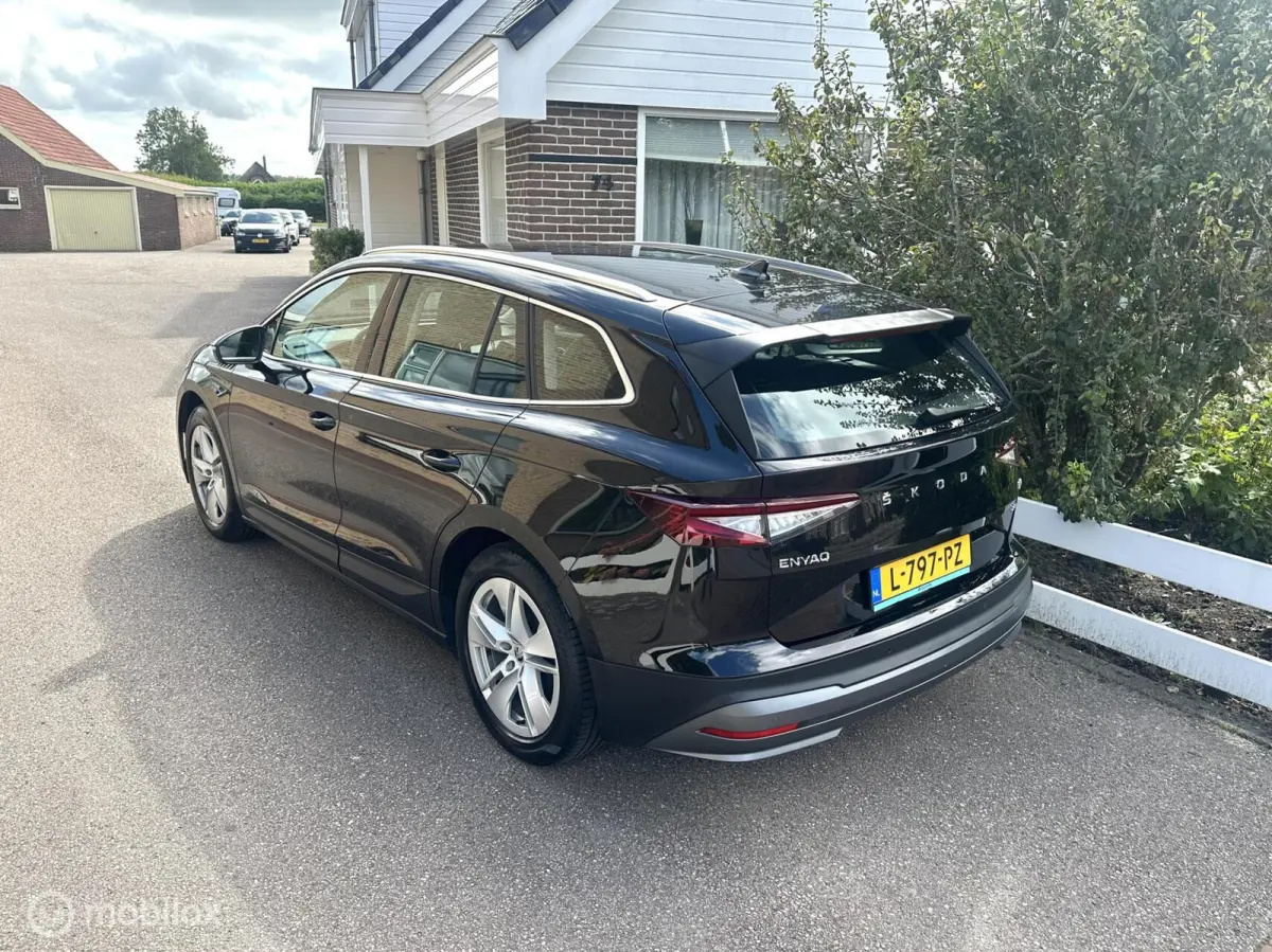 80 SOH 92% CARPLAY WEGKLAPBARE TREKHAAK STUURVERWARMING SFEERVERLICHTING ACHTERUITRIJ CAMERA GROTE ACCU!!