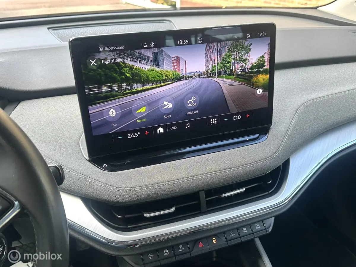 80 SOH 92% CARPLAY WEGKLAPBARE TREKHAAK STUURVERWARMING SFEERVERLICHTING ACHTERUITRIJ CAMERA GROTE ACCU!!