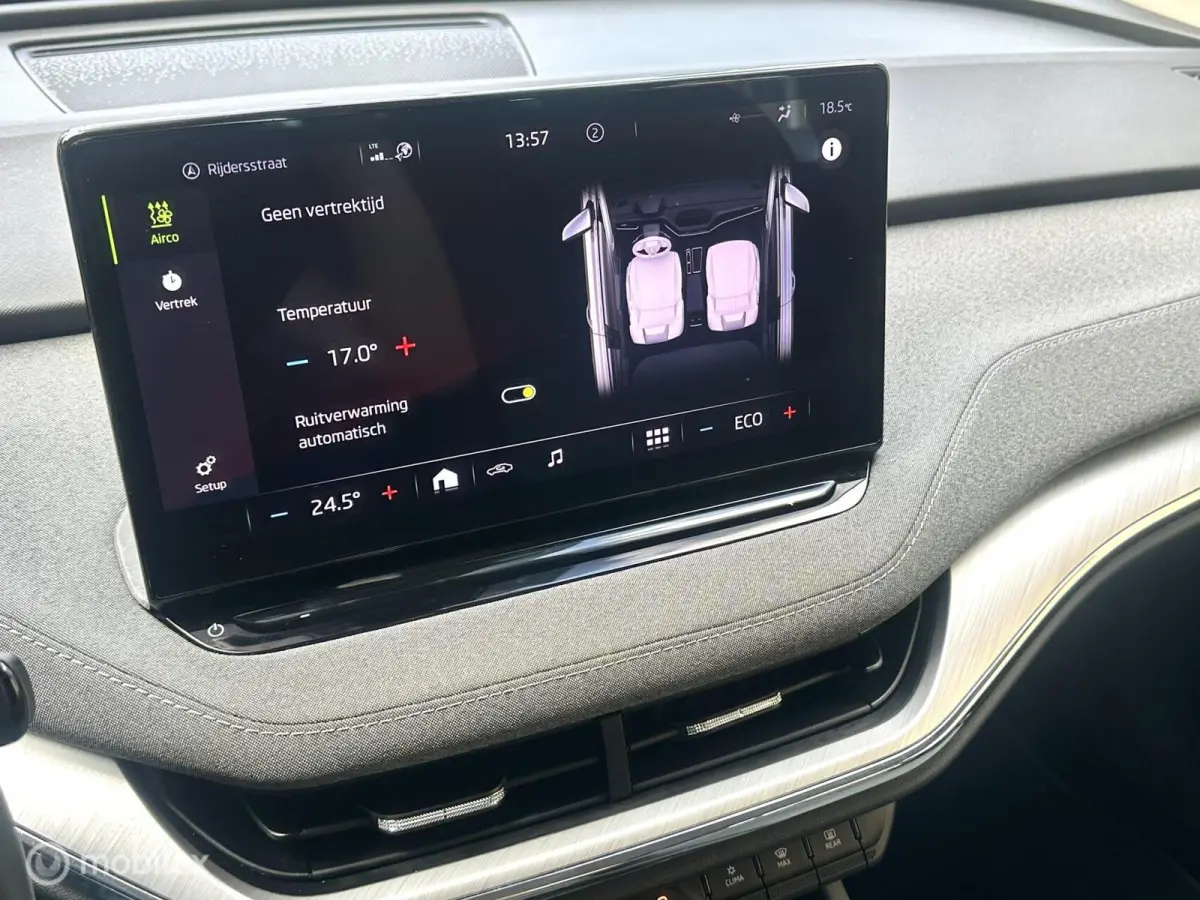 80 SOH 92% CARPLAY WEGKLAPBARE TREKHAAK STUURVERWARMING SFEERVERLICHTING ACHTERUITRIJ CAMERA GROTE ACCU!!