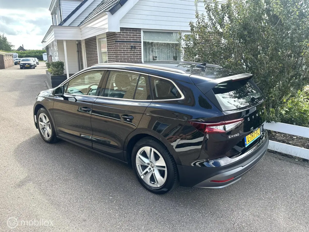 80 SOH 92% CARPLAY WEGKLAPBARE TREKHAAK STUURVERWARMING SFEERVERLICHTING ACHTERUITRIJ CAMERA GROTE ACCU!!